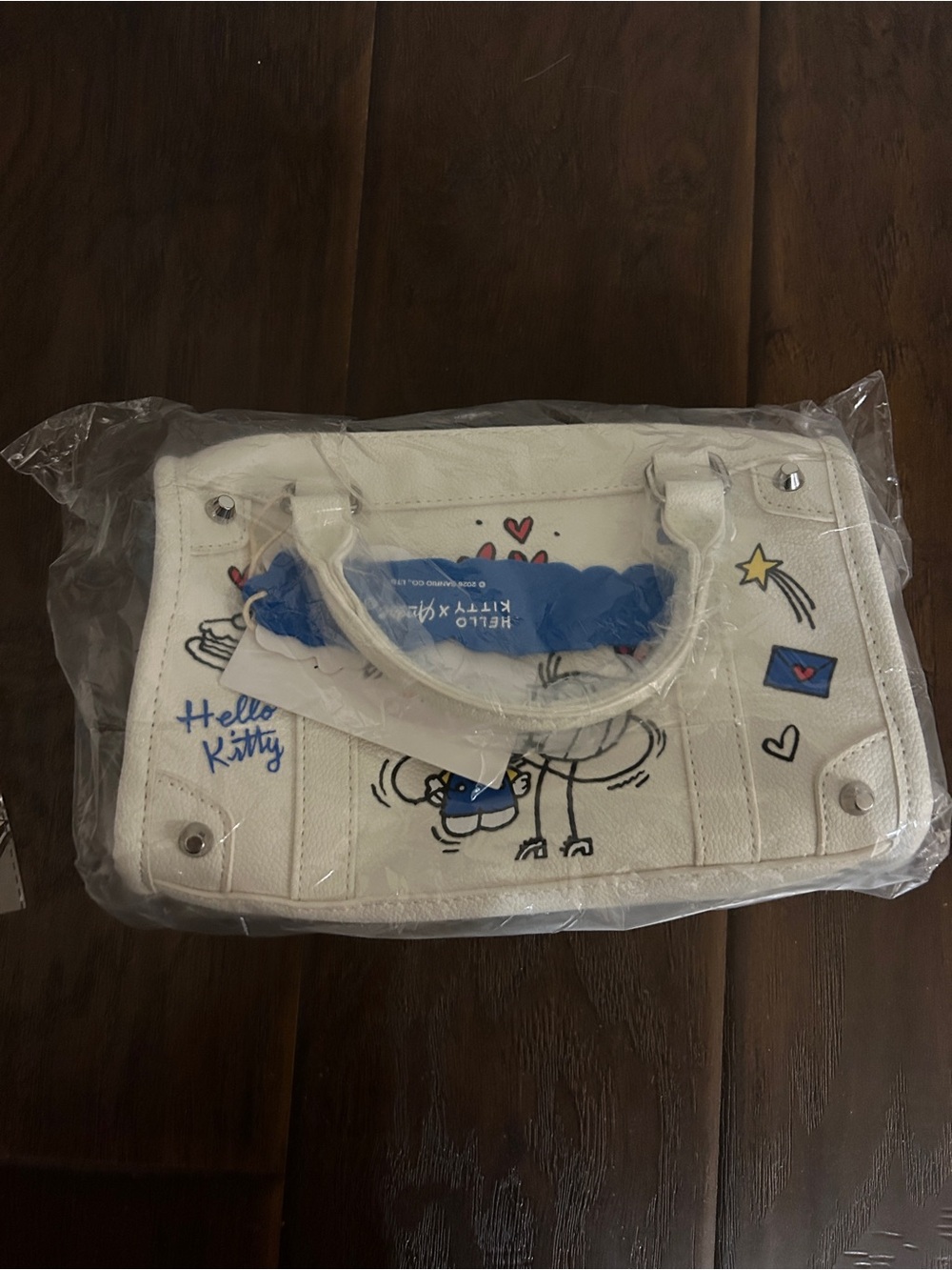 Hello Kitty x Andre Saraiva Mini Handbag - Picture 3 of 5
